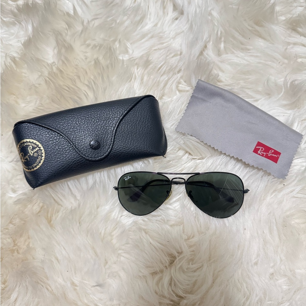 Ray-Ban Black Aviator Sunglasses